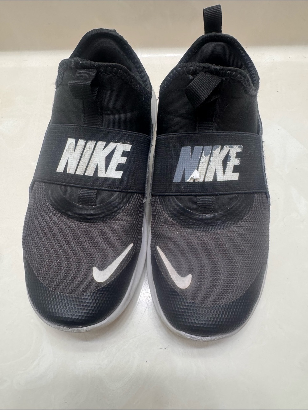 Nike Flex Runner 4 Kids Black and White Slip-On Sneakers size 1.5 IF2894-002